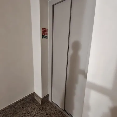 Apartamento Modern 2-Bedroom Flat In Rabat With Ac, Wi-Fi & Study *