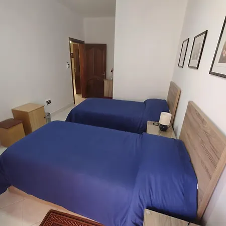 Appartement Modern 2-Bedroom Flat In Rabat With Ac, Wi-Fi & Study Rabat